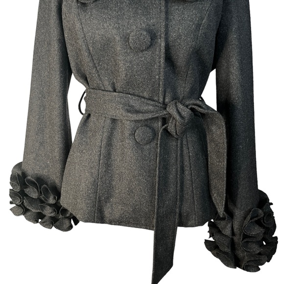 Feratelli wool blend unique detail on collar and cuffs. Size M previously loved - Picture 6 of 10